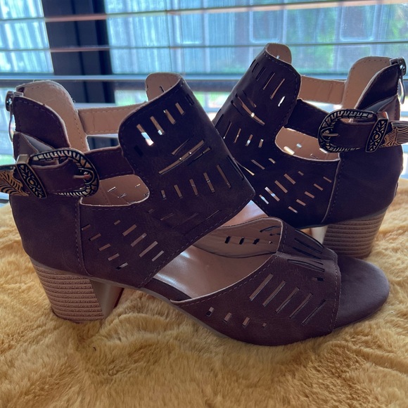 Womens Leather Shoes - Picture 9 of 11